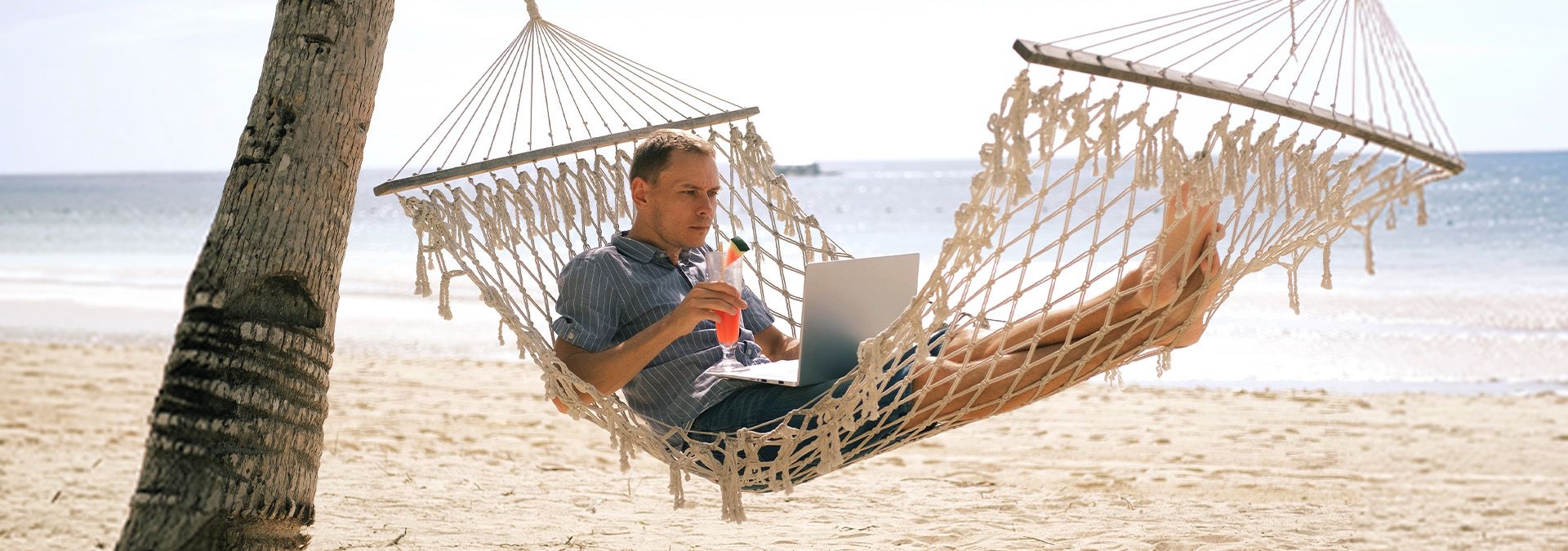 nieuws_2606_werken op vakantie_zakelijk.jpg